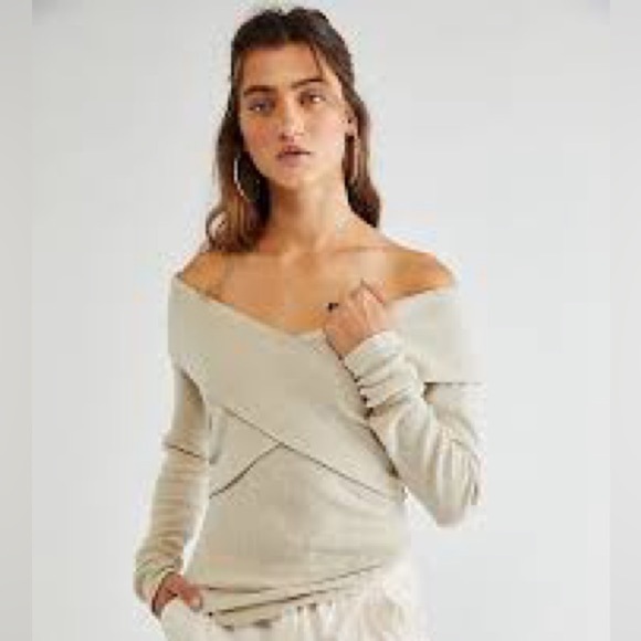Free People Sweaters - NWT Free People Size Small
Marley Off The Shoulder